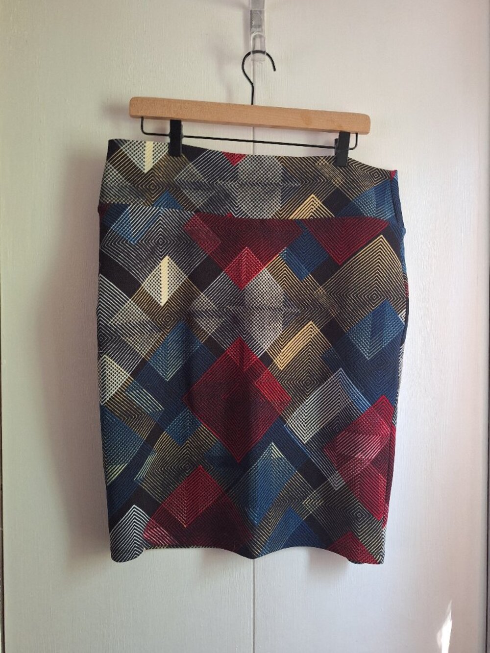 LuLaRoe Women’s XL Geometric Diamond Print Pencil Skirt Multicolor Stretch